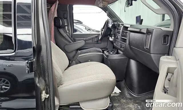 Chevrolet Express Van 2018 6.0 АКПП, миниатюра 11
