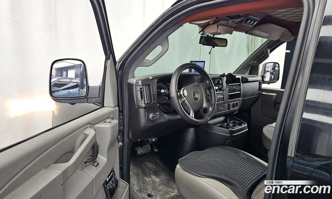 Chevrolet Express Van 2018 6.0 АКПП, фото 10