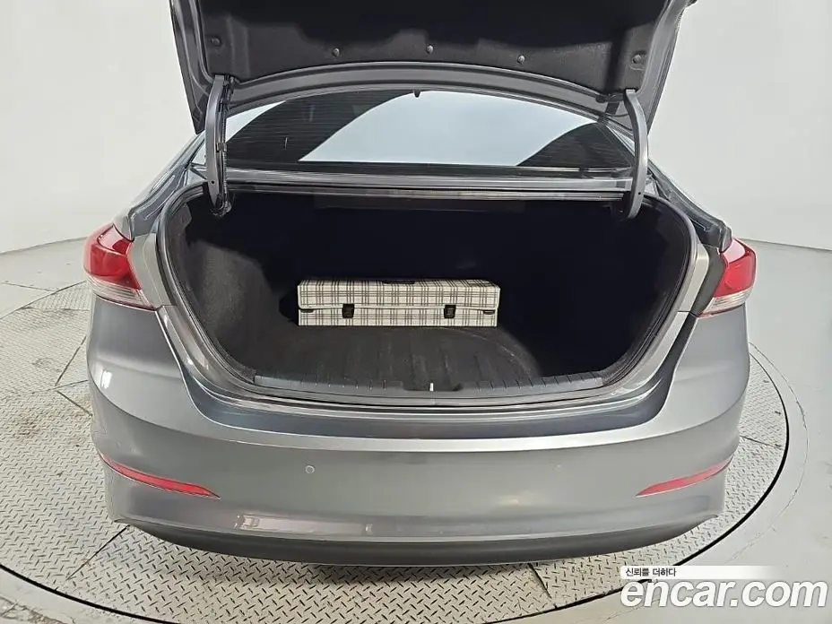 Hyundai Avante 2016 1.6 АКПП, фото 13
