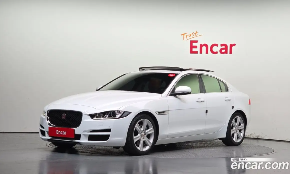 Jaguar XE 2019 2.0 АКПП, фото 1 Jaguar XE 2019 2.0 АКПП, фото 1