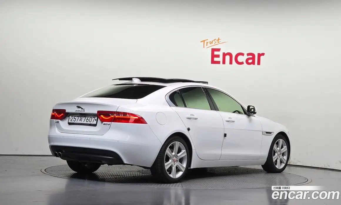 Jaguar XE 2019 2.0 АКПП, фото 2 Jaguar XE 2019 2.0 АКПП, фото 2