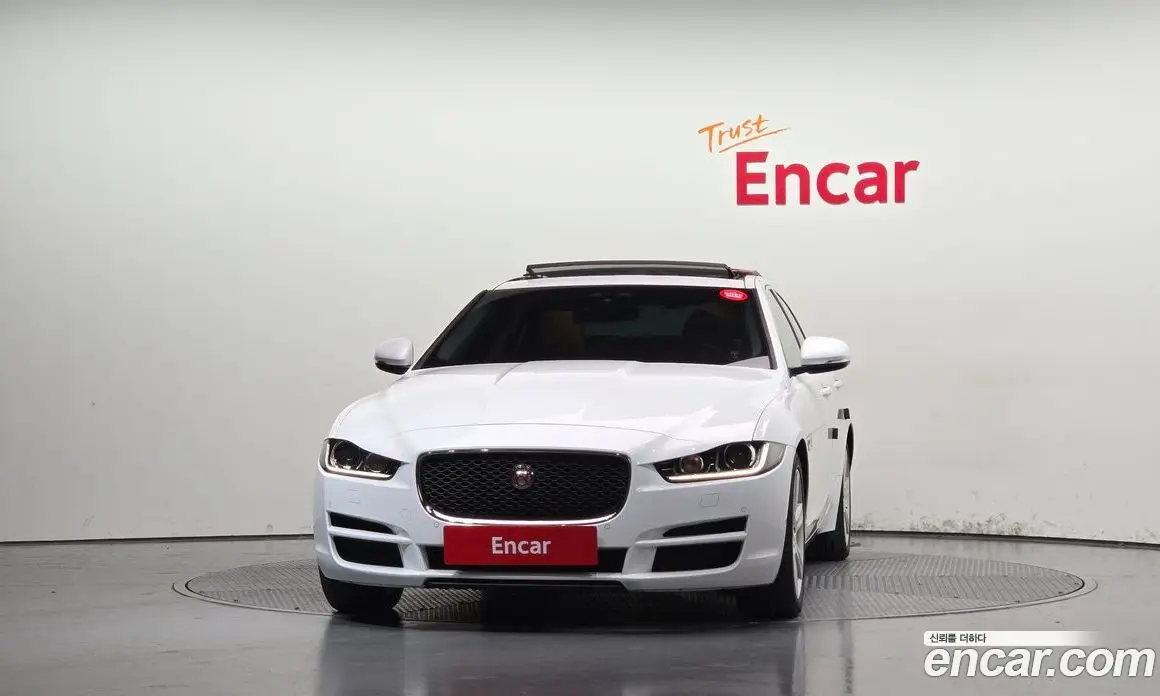 Jaguar XE 2019 2.0 АКПП, фото 3 Jaguar XE 2019 2.0 АКПП, фото 3