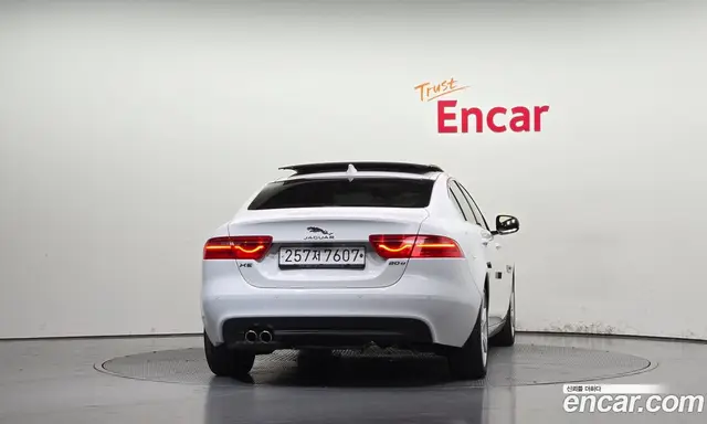 Jaguar XE 2019 2.0 АКПП, миниатюра 4 Jaguar XE 2019 2.0 АКПП, миниатюра 4