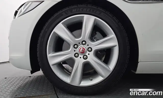 Jaguar XE 2019 2.0 АКПП, миниатюра 5 Jaguar XE 2019 2.0 АКПП, миниатюра 5