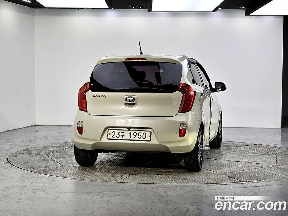 Kia Morning 2013 1.0 АКПП, фото 3