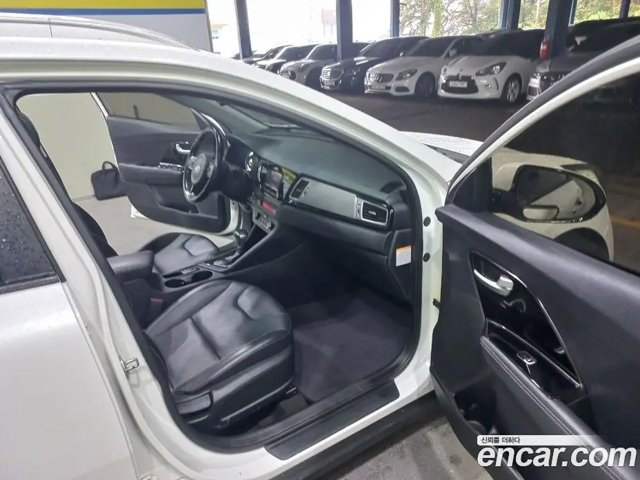 Kia Niro 2017 1.6 АКПП, фото 19