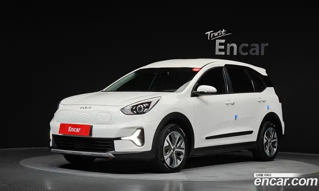 Kia Niro, 2022, 308 215 км