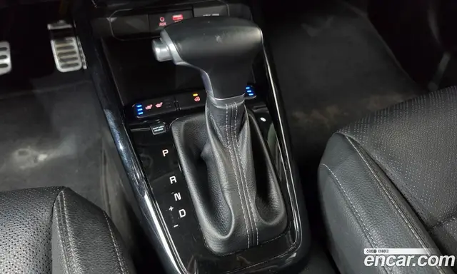 Kia Stonic 2020 1.4 АКПП, миниатюра 12