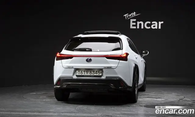 Lexus UX 2020 2.0 АКПП, миниатюра 4 Lexus UX 2020 2.0 АКПП, миниатюра 4