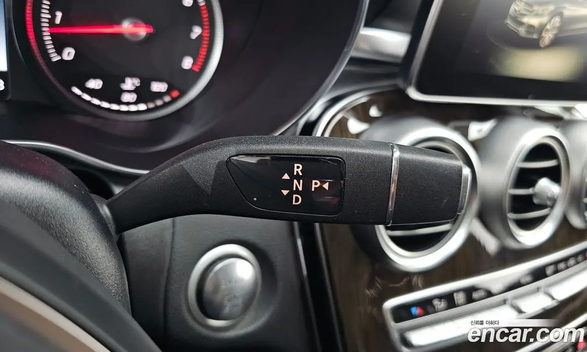 Mercedes-Benz C-Class 2018 2.0 АКПП, фото 12