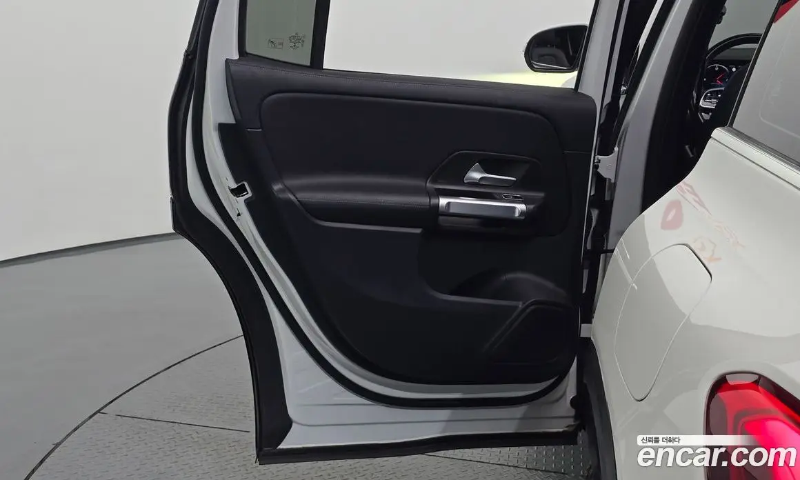 Mercedes-Benz GLB-Class 2022 1.9 АКПП, фото 15