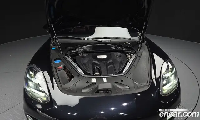 Porsche Panamera 2018 3.0 АКПП, миниатюра 5