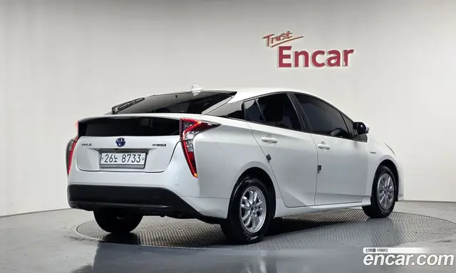 Toyota Prius 2018 1.8 АКПП, миниатюра 2