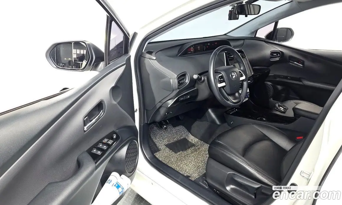 Toyota Prius 2018 1.8 АКПП, фото 13