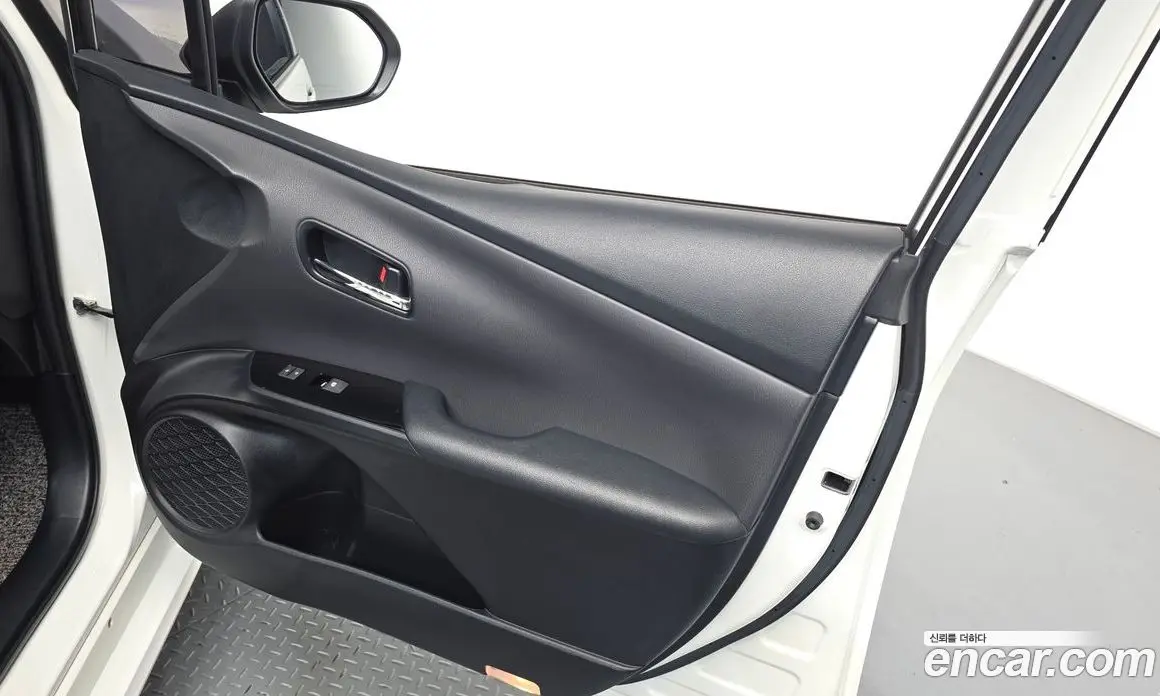 Toyota Prius 2018 1.8 АКПП, фото 14