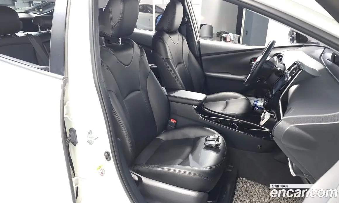 Toyota Prius 2018 1.8 АКПП, фото 16