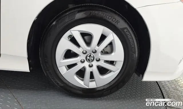 Toyota Prius 2018 1.8 АКПП, миниатюра 7