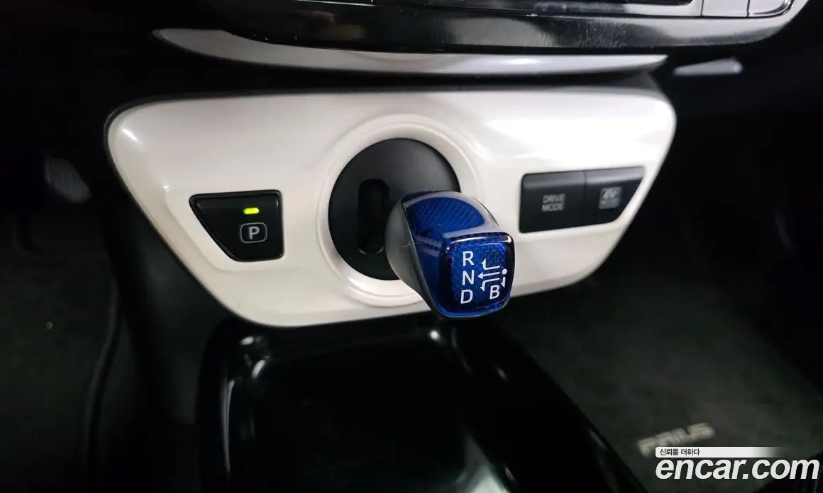 Toyota Prius 2018 1.8 АКПП, фото 11