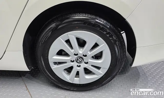 Toyota Prius 2018 1.8 АКПП, миниатюра 4