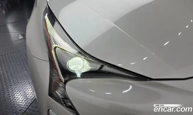 Toyota Prius 2018 1.8 АКПП, миниатюра 7