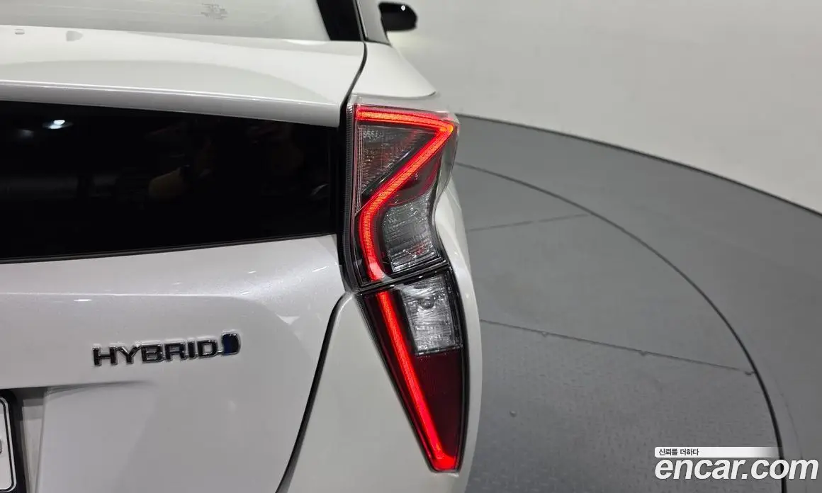 Toyota Prius 2018 1.8 АКПП, фото 8