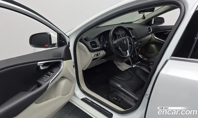 Volvo V40 2016 2.0 АКПП, миниатюра 12
