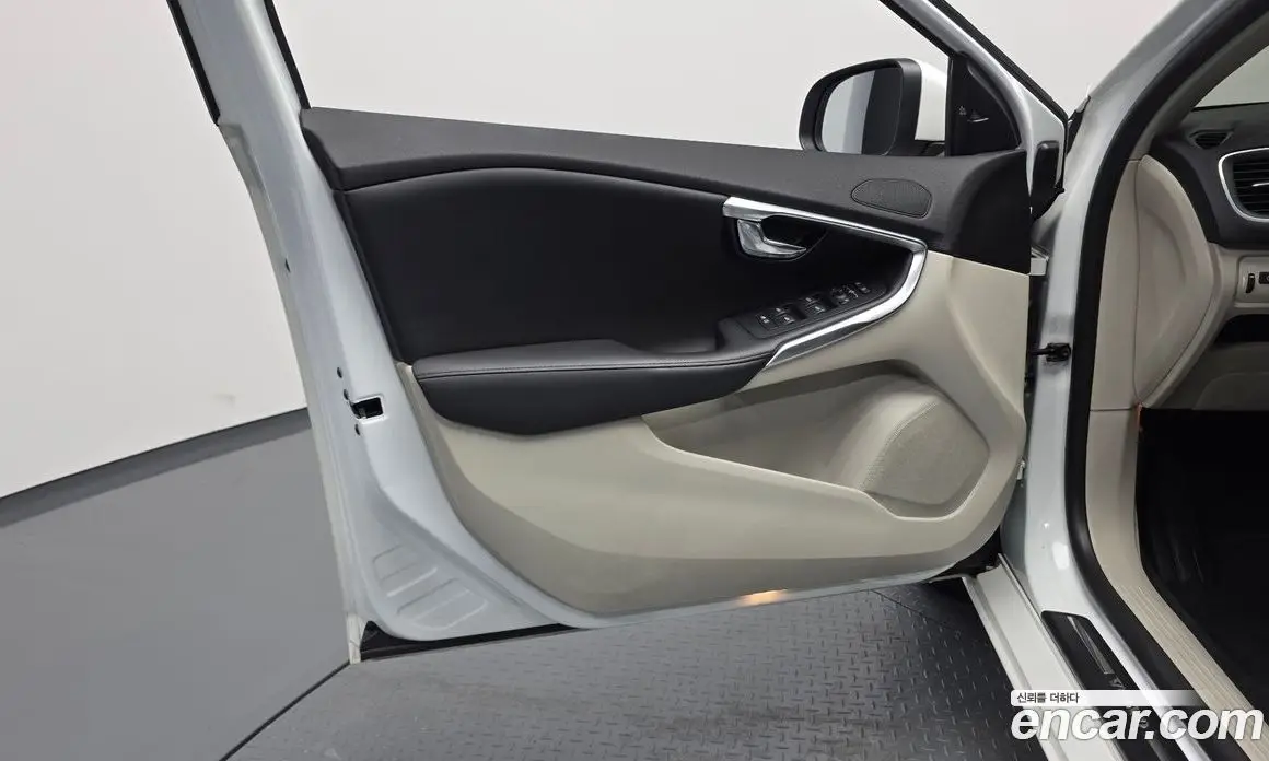 Volvo V40 2016 2.0 АКПП, фото 13