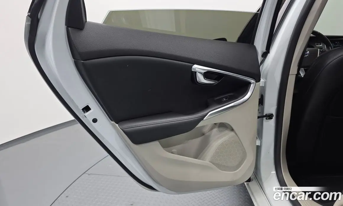 Volvo V40 2016 2.0 АКПП, фото 14