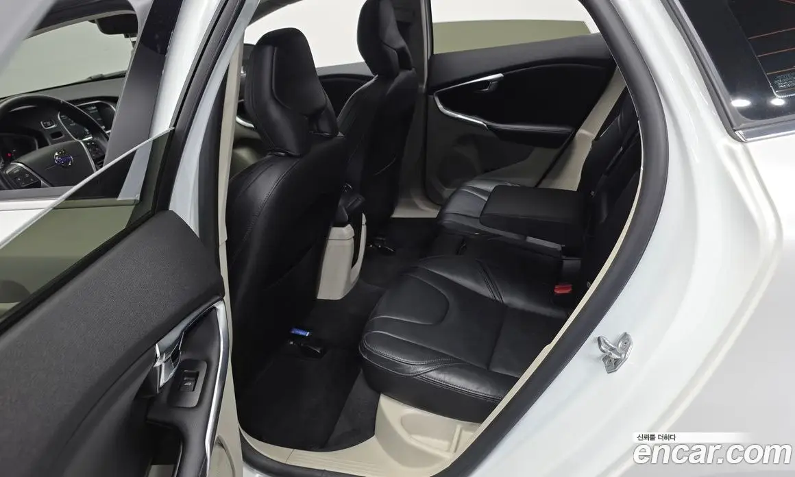 Volvo V40 2016 2.0 АКПП, фото 17