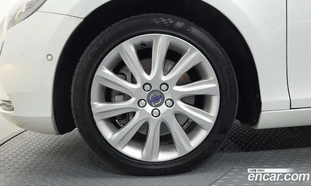 Volvo V40 2016 2.0 АКПП, миниатюра 4