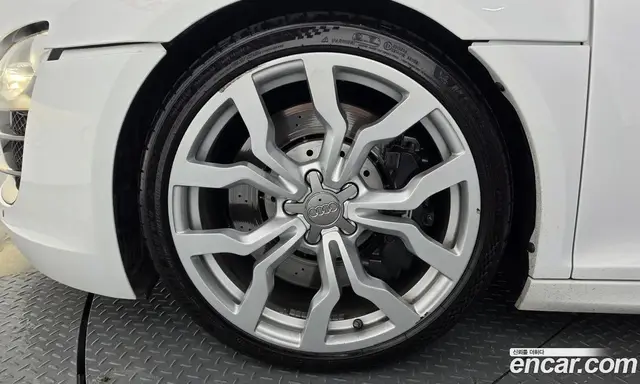 Audi R8 2012 5.2 АКПП, миниатюра 5