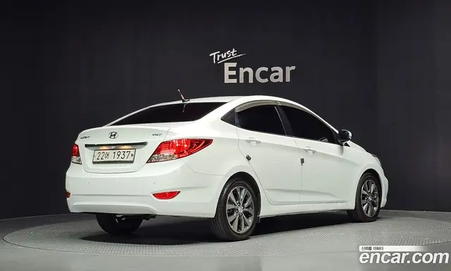 Hyundai Accent 2013 1.6 АКПП, миниатюра 2