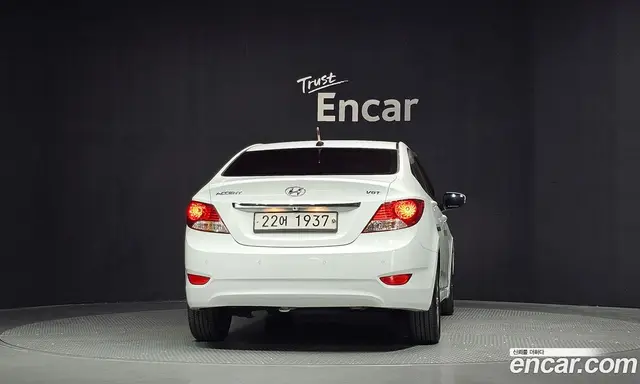Hyundai Accent 2013 1.6 АКПП, миниатюра 4