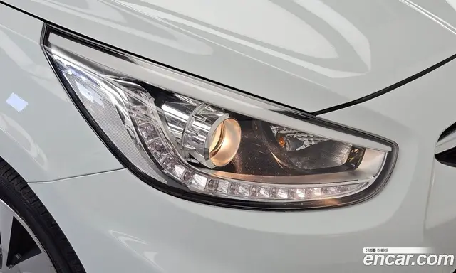 Hyundai Accent 2013 1.6 АКПП, миниатюра 8