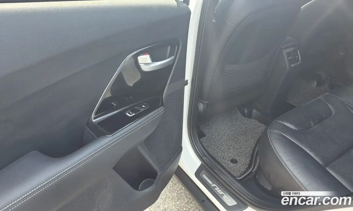 Kia Niro 2017 1.6 АКПП, фото 10