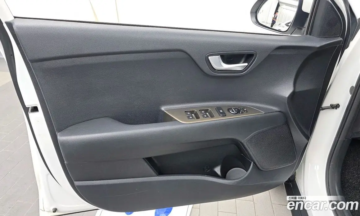 Kia Stonic 2017 1.6 АКПП, фото 14