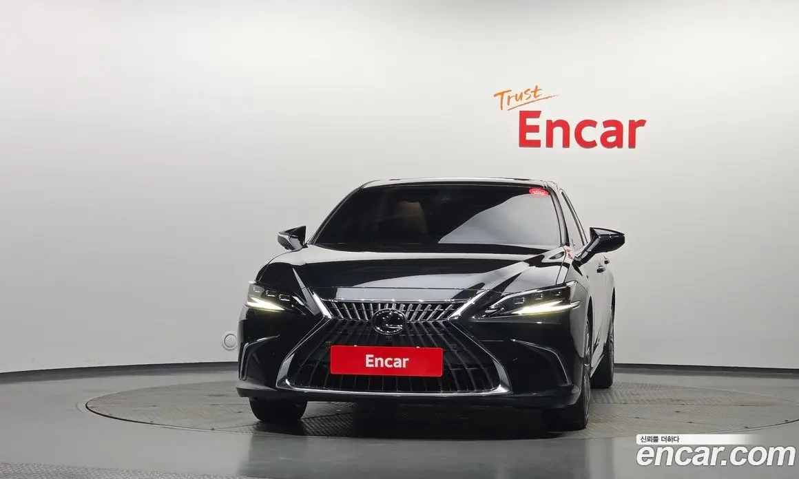 Lexus ES 2023 2.5 АКПП, фото 3