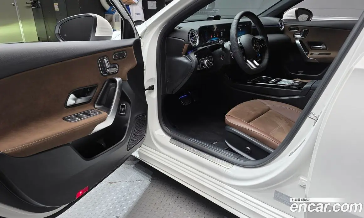 Mercedes-Benz A-Class 2024 2.0 АКПП, фото 13