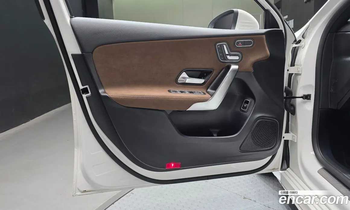 Mercedes-Benz A-Class 2024 2.0 АКПП, фото 14