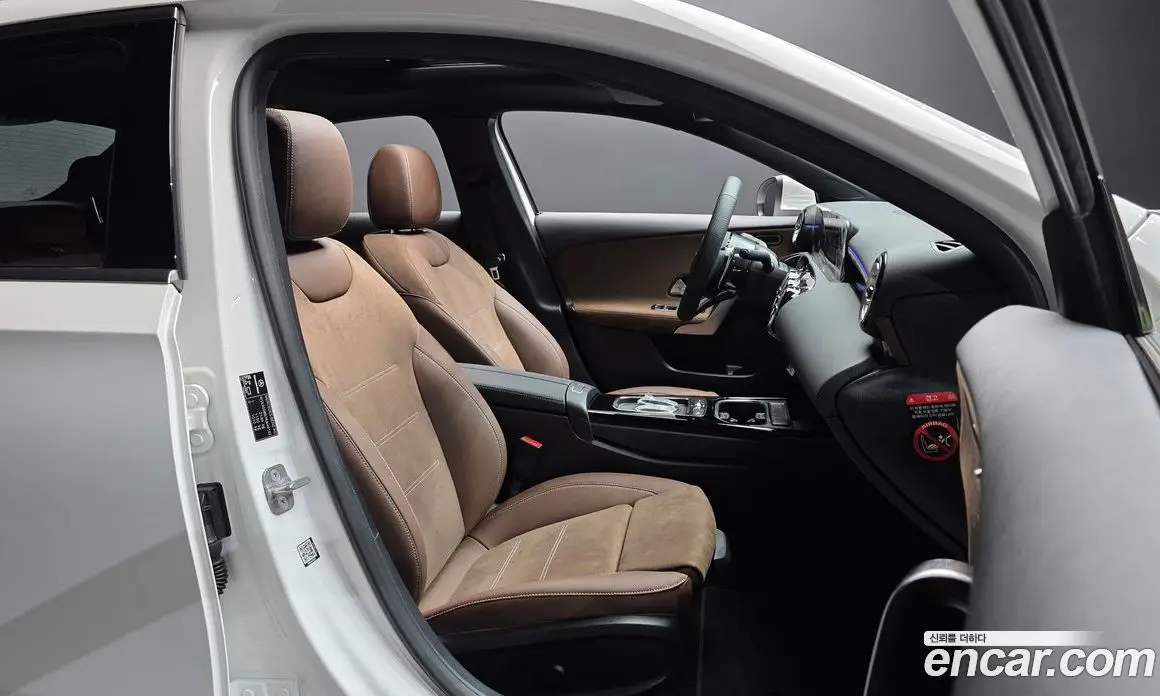 Mercedes-Benz A-Class 2024 2.0 АКПП, фото 16