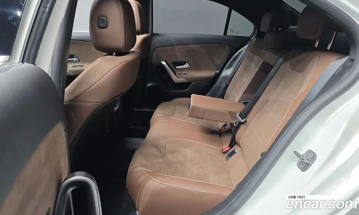 Mercedes-Benz A-Class 2024 2.0 АКПП, фото 17