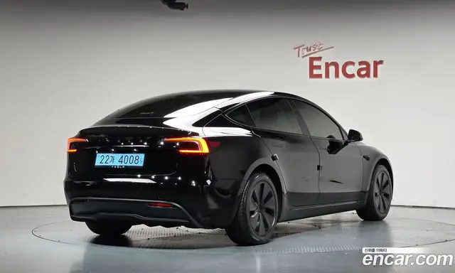 Tesla Model 3, 2025, 15 088 км