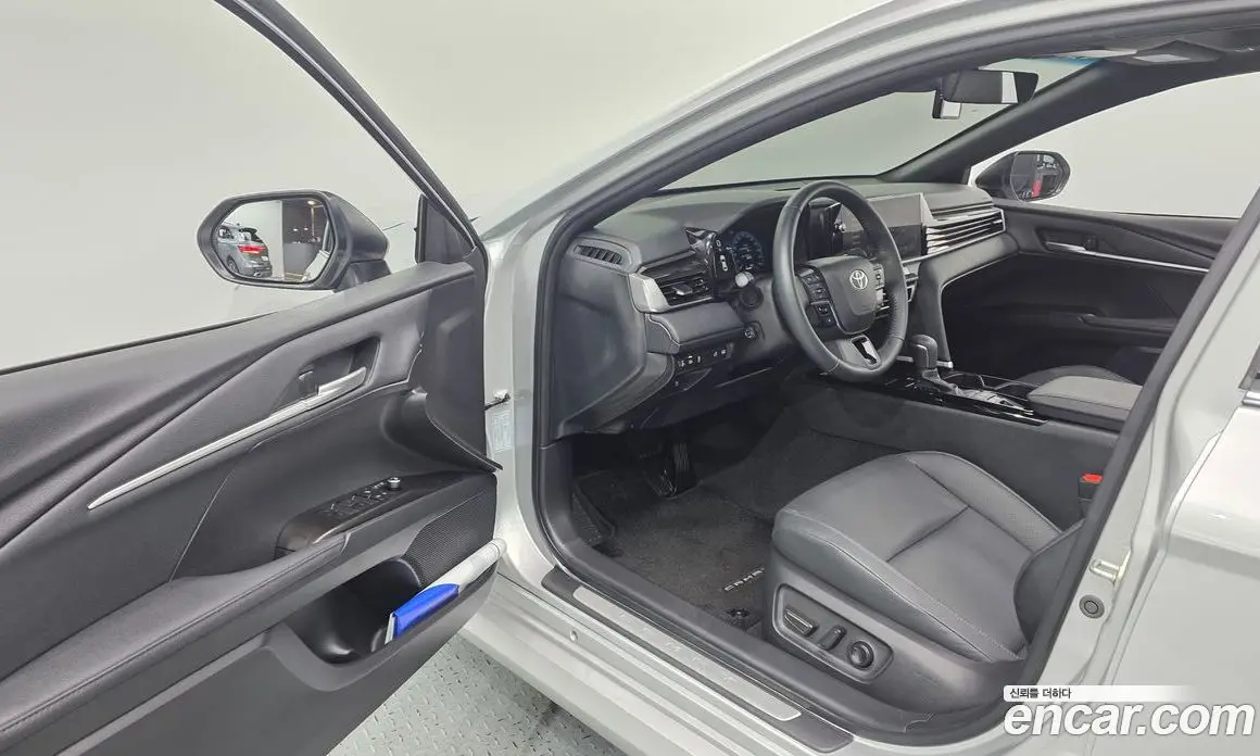 Toyota Camry 2024 2.5 АКПП, фото 13