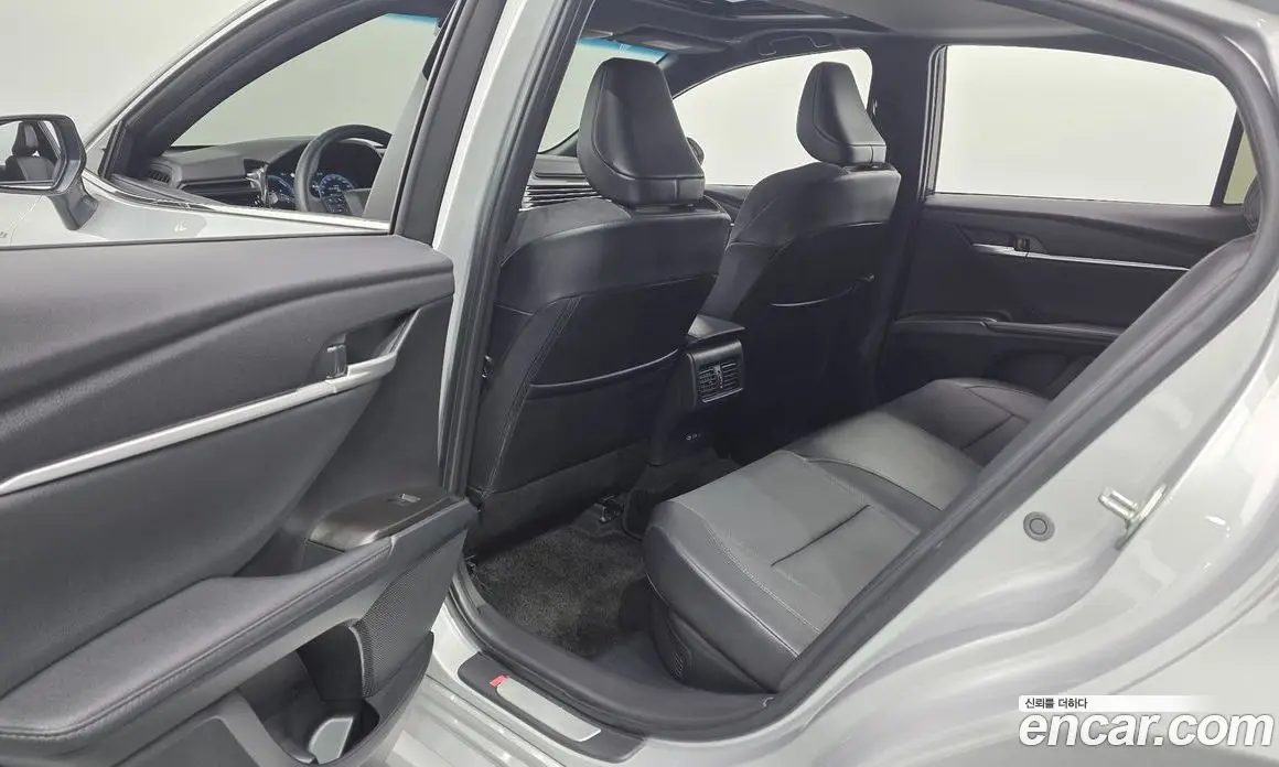 Toyota Camry 2024 2.5 АКПП, фото 18