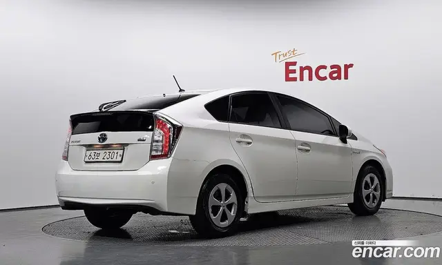 Toyota Prius 2015 1.8 АКПП, миниатюра 2
