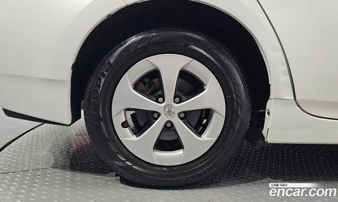 Toyota Prius 2015 1.8 АКПП, фото 5