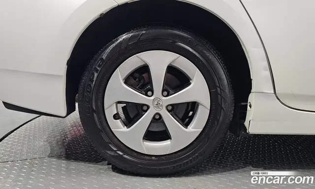 Toyota Prius 2015 1.8 АКПП, миниатюра 5