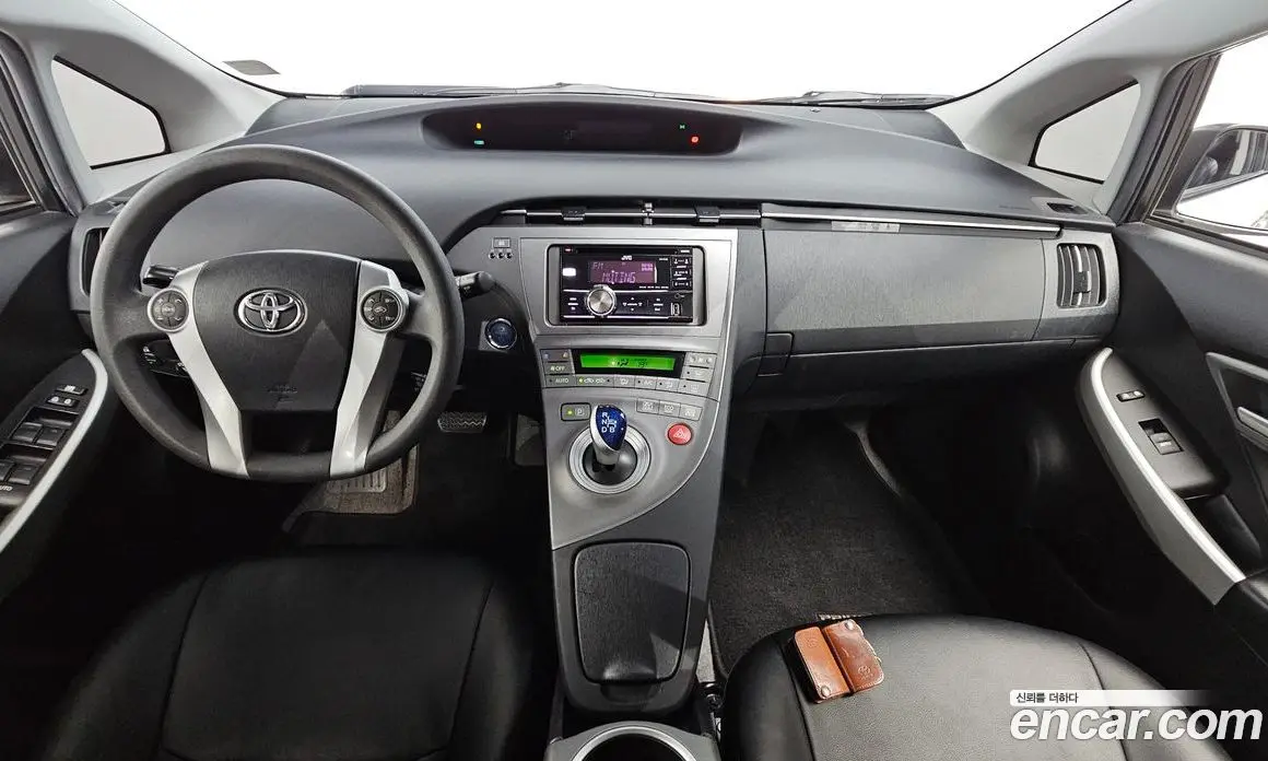 Toyota Prius 2015 1.8 АКПП, фото 10