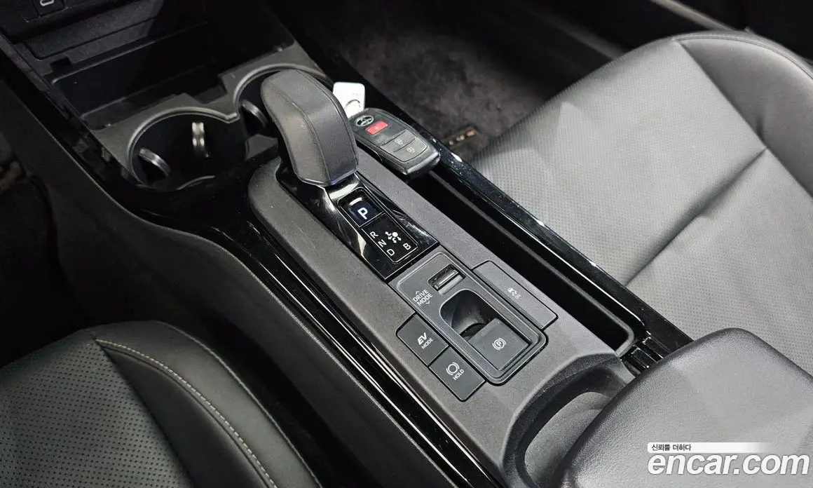 Toyota Prius 2024 2.0 АКПП, фото 12