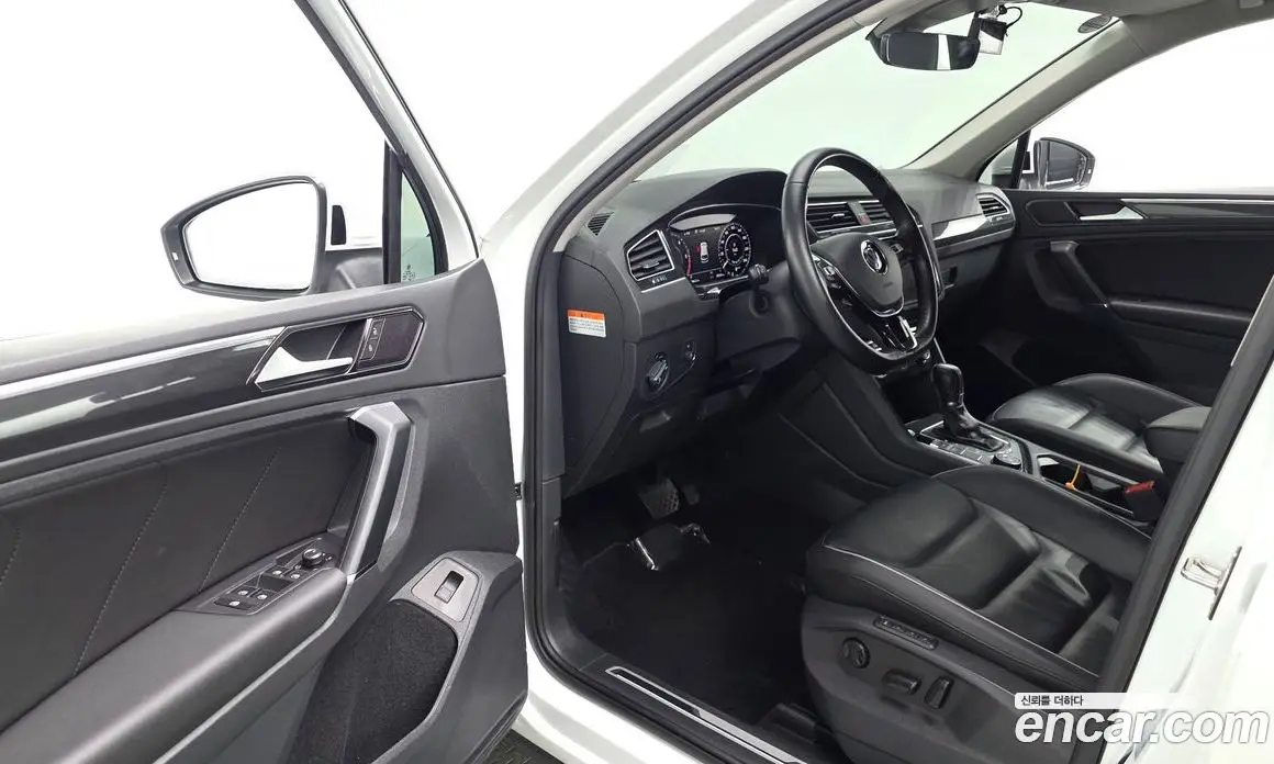 Volkswagen Tiguan 2018 2.0 АКПП, фото 13